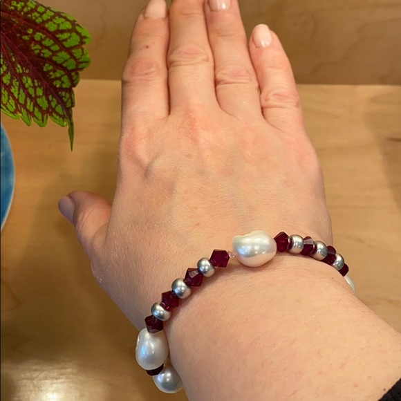 Bracelet with real  fresh water pearls stretchy - Picture 3 of 4